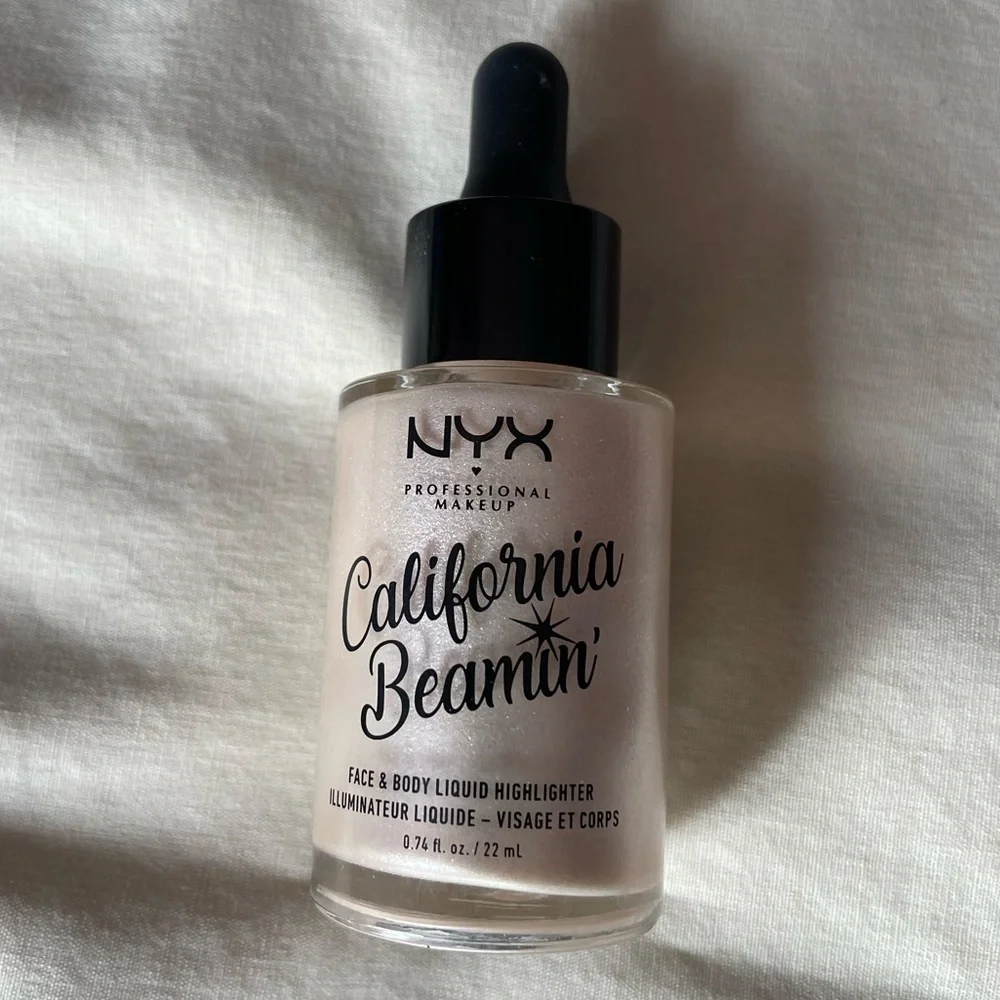 NYX California Beamin’ Liquid Highlighter, Pearl Necklace - Picture 4 of 9